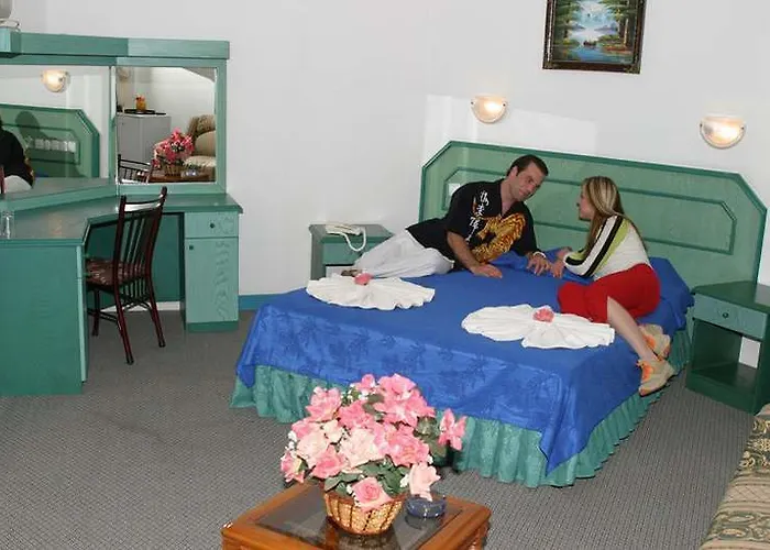 Albora Otel Kuşadası